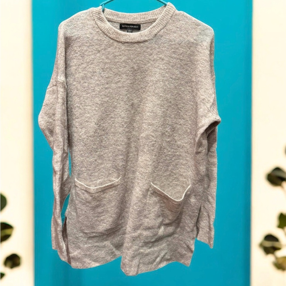Banana Republic Cream Knit Sweater SMALL with pockets